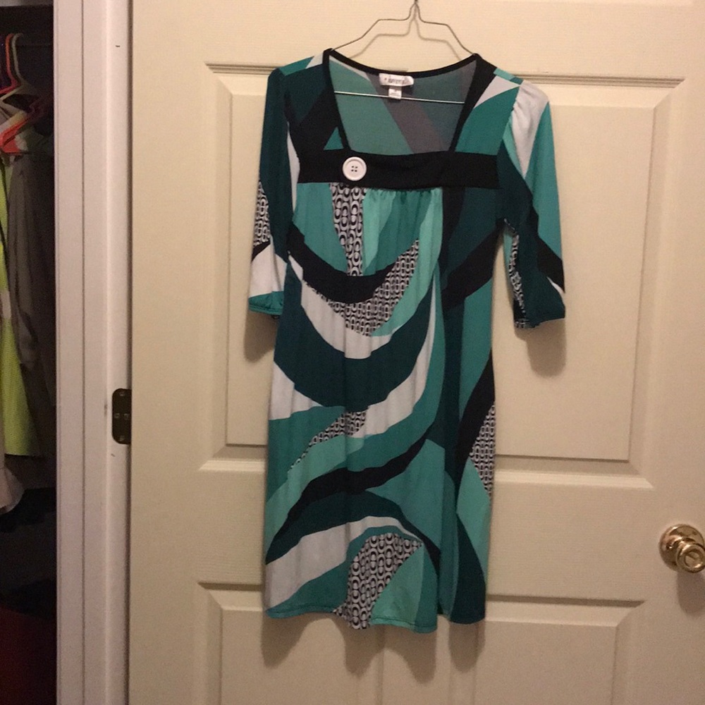 Amy Byer Green dress